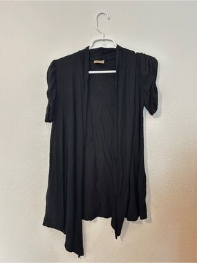 Pretty Good Black Open-Front Short Sleeve Draped Cardigan
